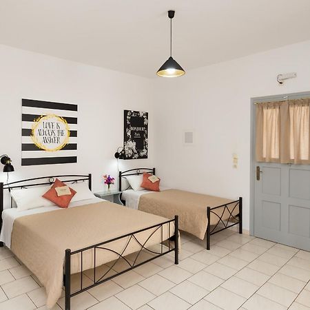 Letta'S Apartments Фінікас Екстер'єр фото