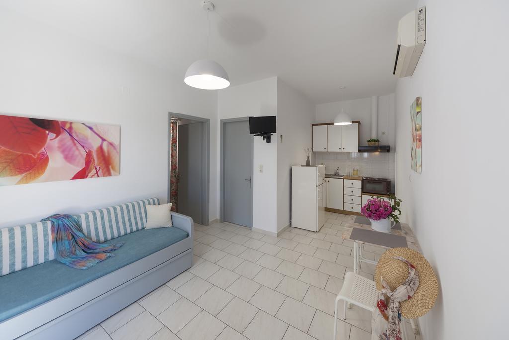 Letta'S Apartments Фінікас Екстер'єр фото