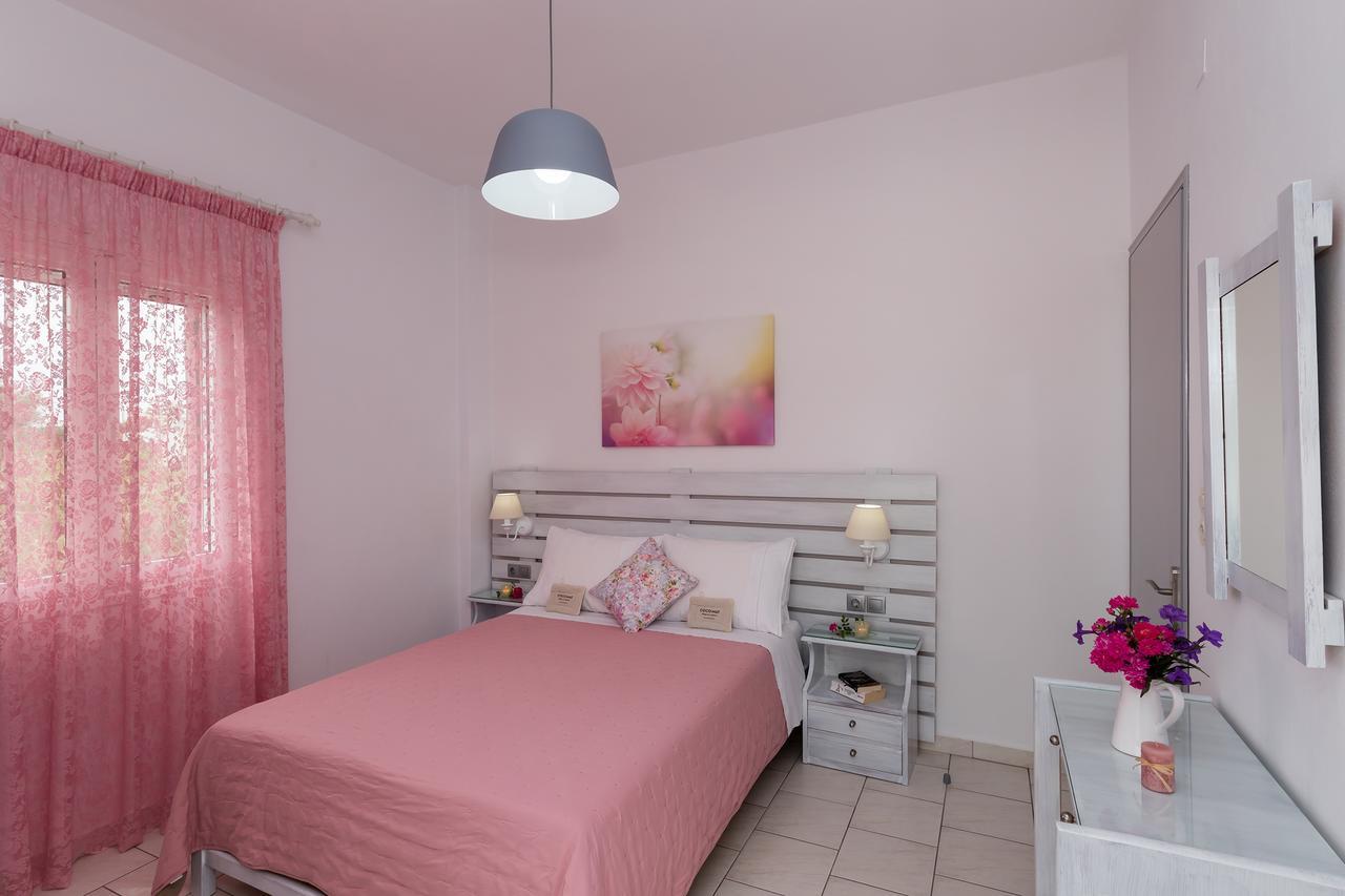 Letta'S Apartments Фінікас Екстер'єр фото