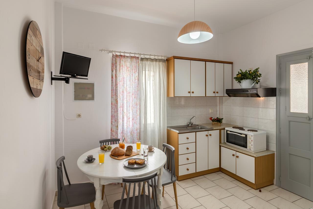 Letta'S Apartments Фінікас Екстер'єр фото